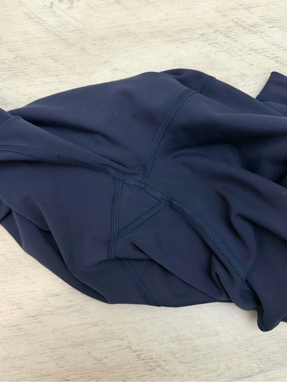 Lululemon InStill High Rise Pants Leggings 25” Navy Size 6 Gym Activewear